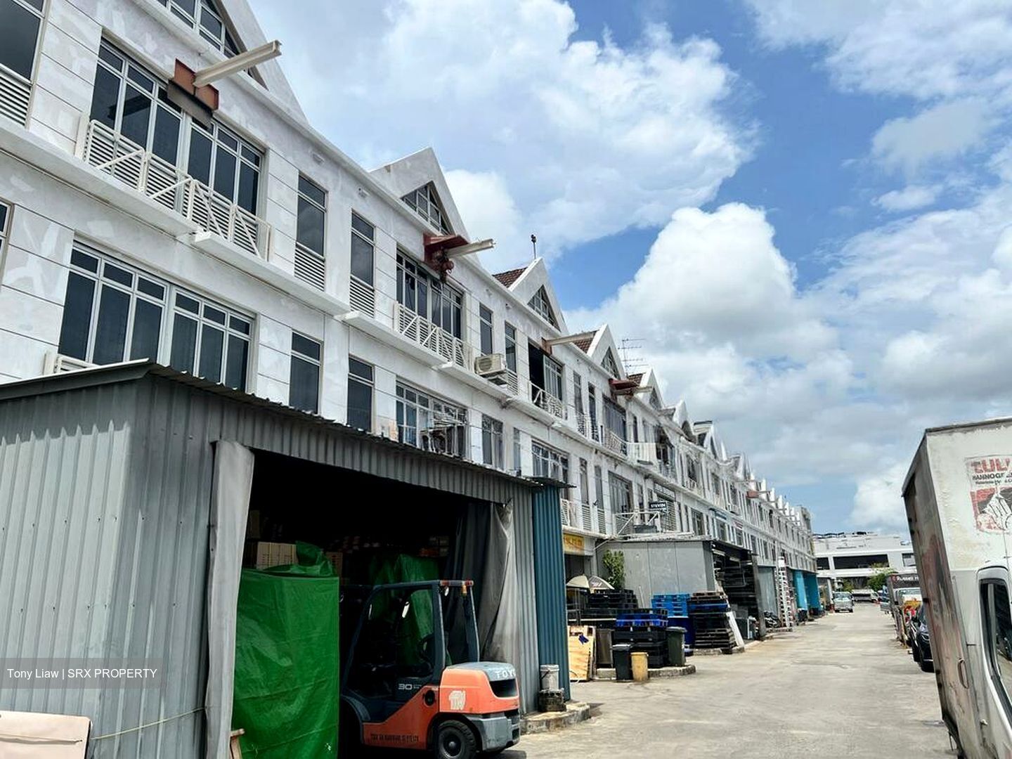 Kb Industrial Building (D14), Factory #575894311